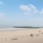 In With Sea Views Apartment