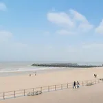In With Sea Views Apartment *