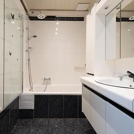 In With Sea Views Lägenhet